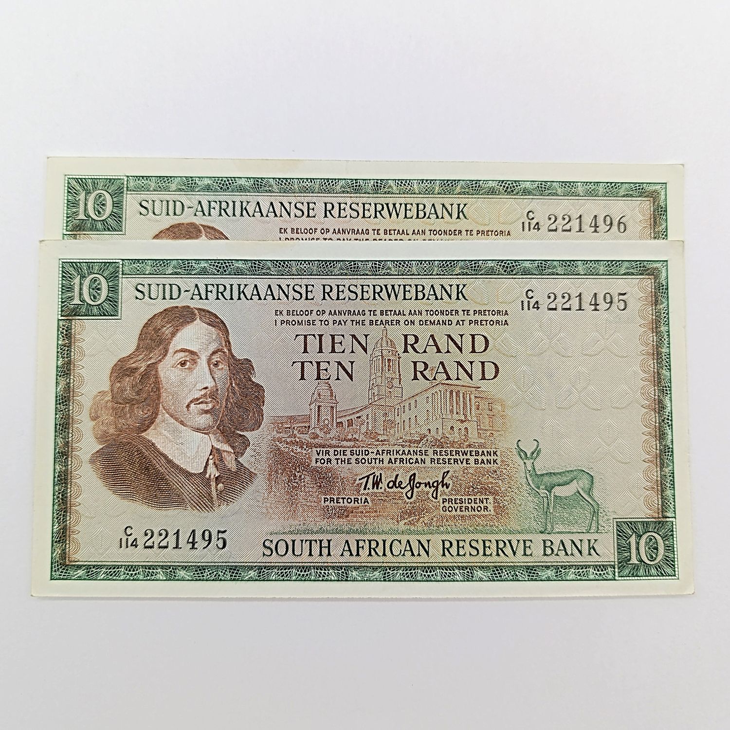 South Africa - pair of TW de Jongh 1st issue R10 banknotes with consecutive numbers