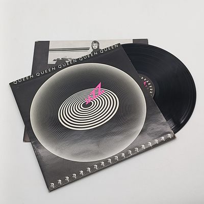 Record  Queen – Jazz Label: EMI ( Scarce ) Released 1978 South Africa  Original Inner present  Media - Very Good Plus (VG+) Sleeve - Very good Plus (VG+)