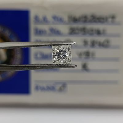 Princess Cut diamond of 0.7840ct - Certified by E.G.L - colour K, clarity VS1
