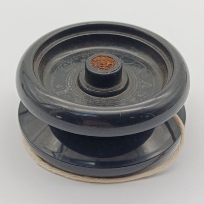 Vintage Asteria Yo-Yo with wooden axle