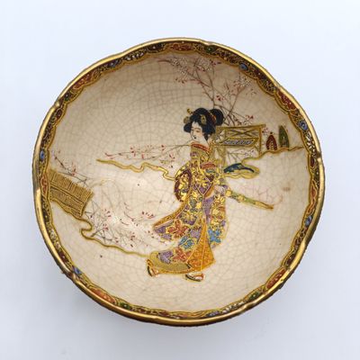 Vintage Japanese Satsumu handpainted bowl with crackled glaze
