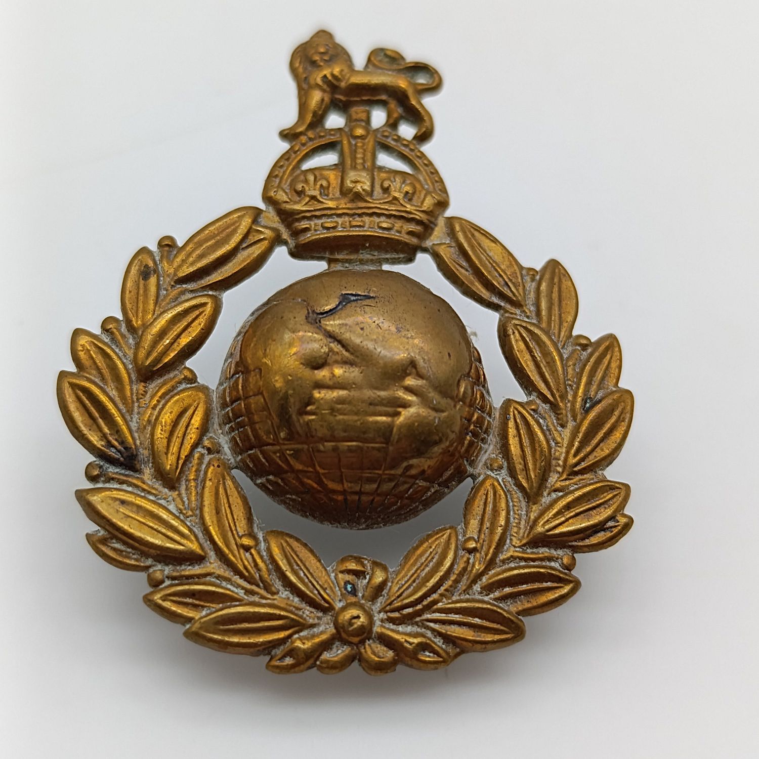 Royal Marines brass cap badge - WW2 period