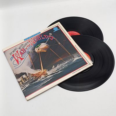 x2 Records  Jeff Wayne - Jeff Wayne&#39;s Musical Version of The War of The Worlds  Label : Columbia  Released 1981 United States Media 1 and 2 - Very Good Plus (VG+) Sleeve - Very Good Plus