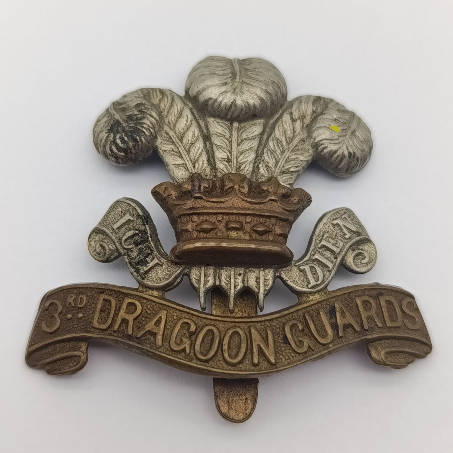 British 3rd Drugoon Guards cap badge with slide