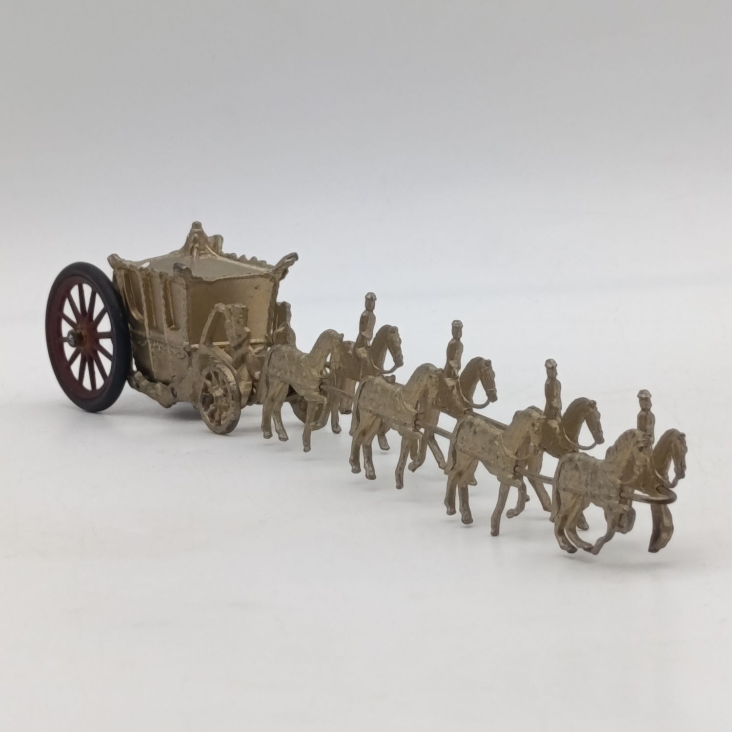 Vintage Coronation coach lead model - wheel replacement