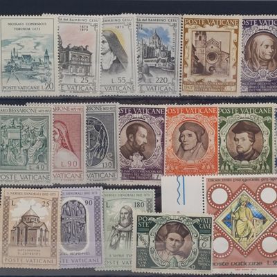 Lot of 25 Vatican City Mint NH stamps - vintage