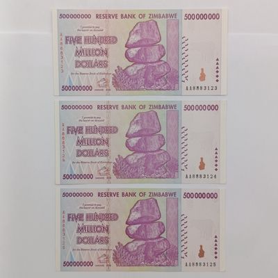 Lot of 3 Zimbabwe 500 million dollars banknotes with consecutive numbers