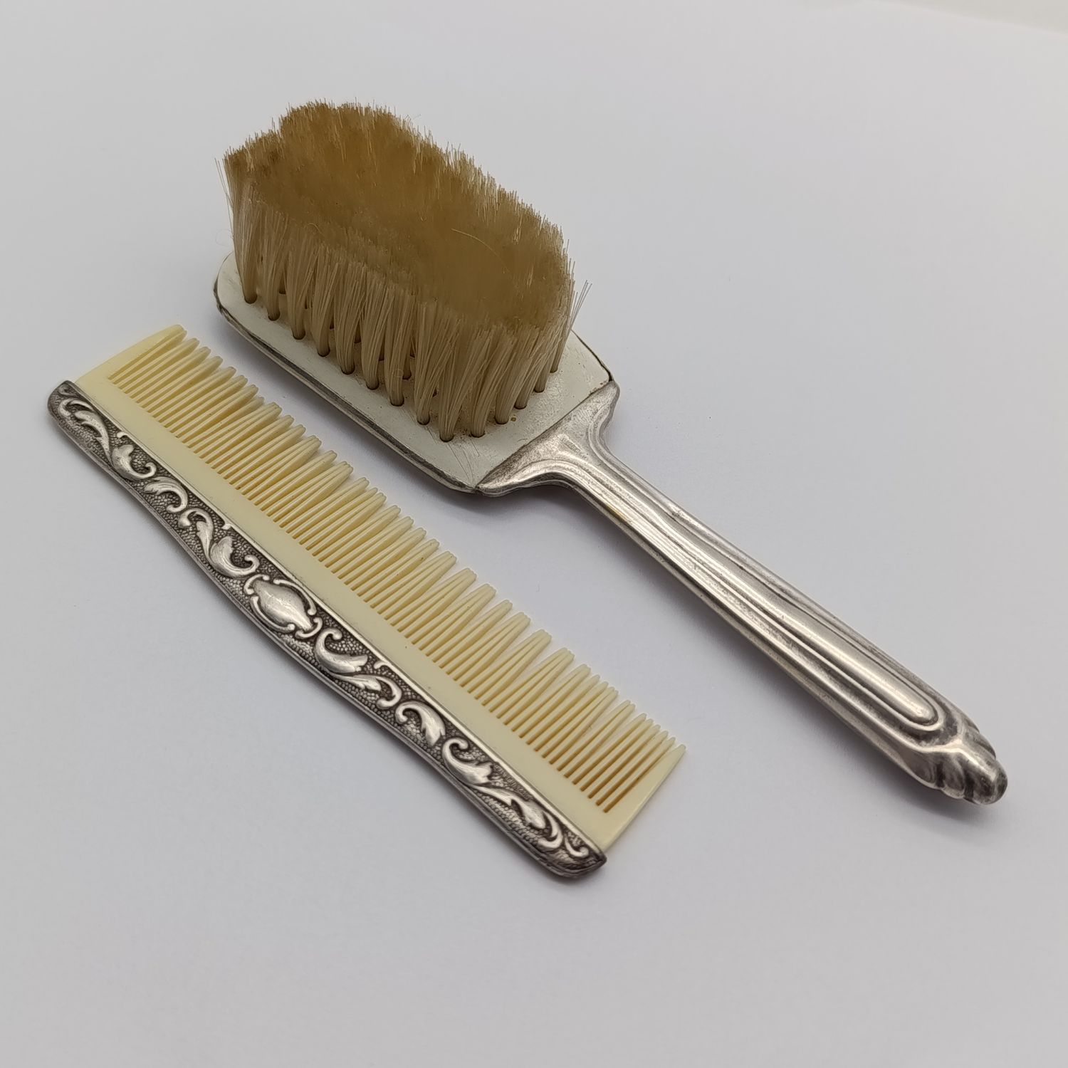 Antique silverplated children&#39;s brush and comb set
