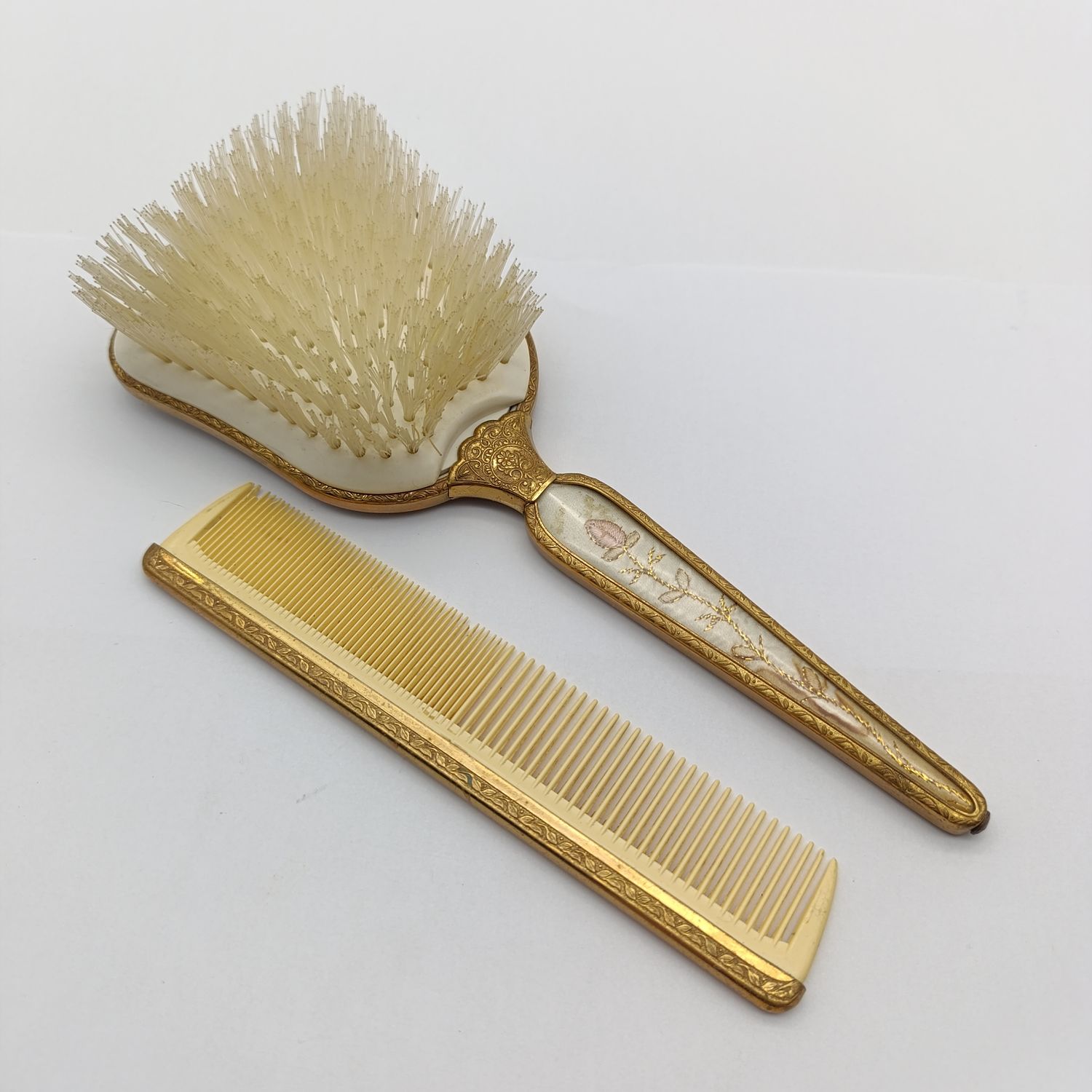 Vintage gold colour brush and comb set