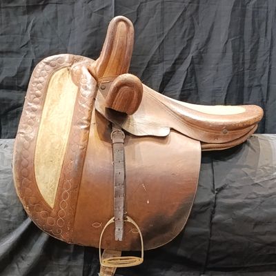 Antique Victorian horse side saddle - some marks on seat