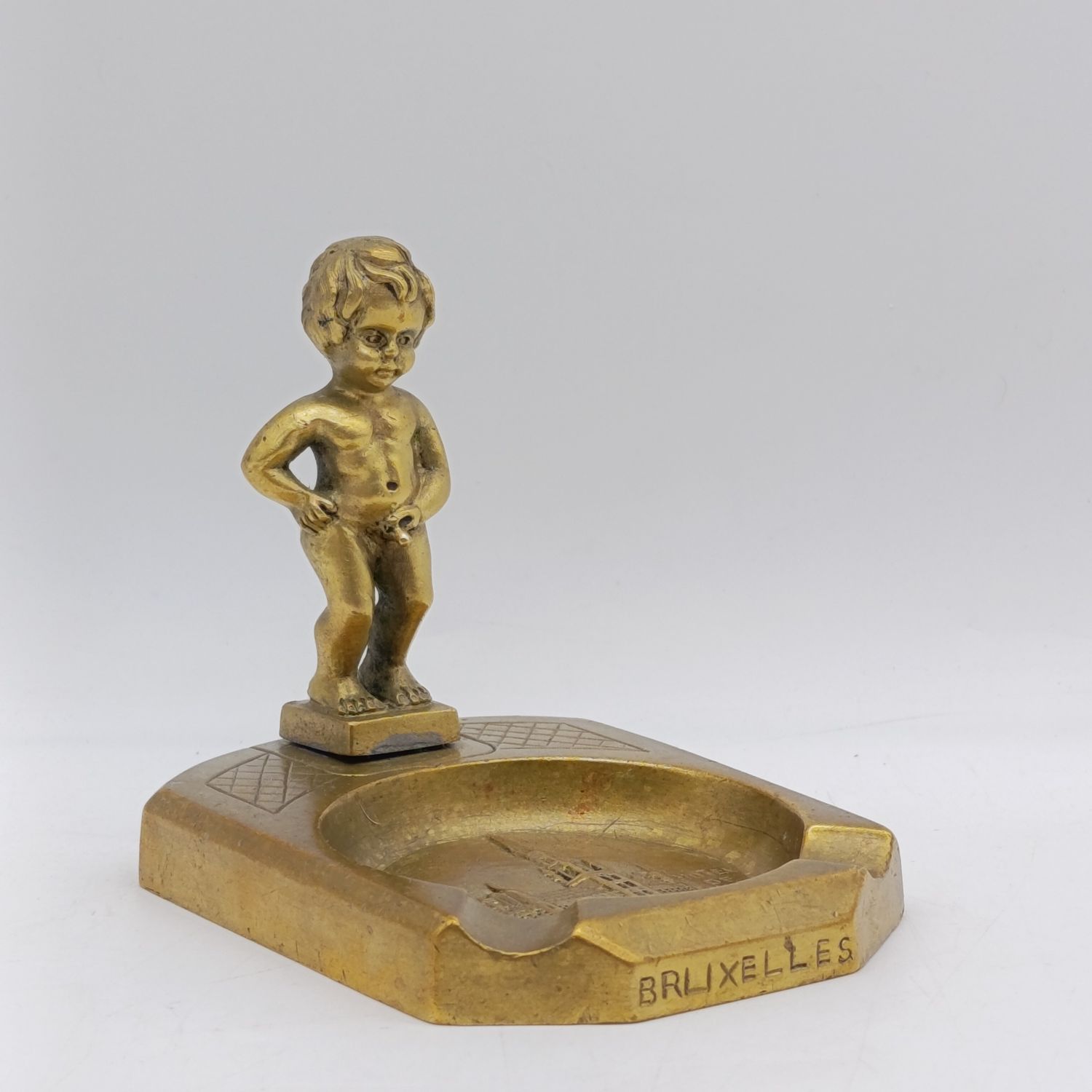 Vintage Bruxelles Mannekin Pis brass ashtray