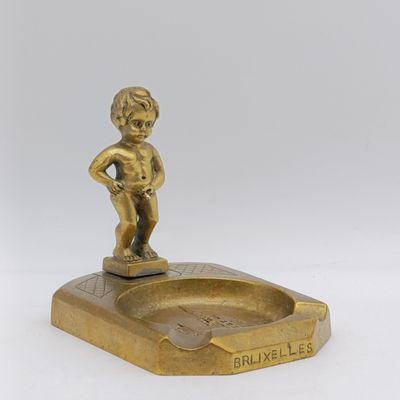 Vintage Bruxelles Mannekin Pis brass ashtray