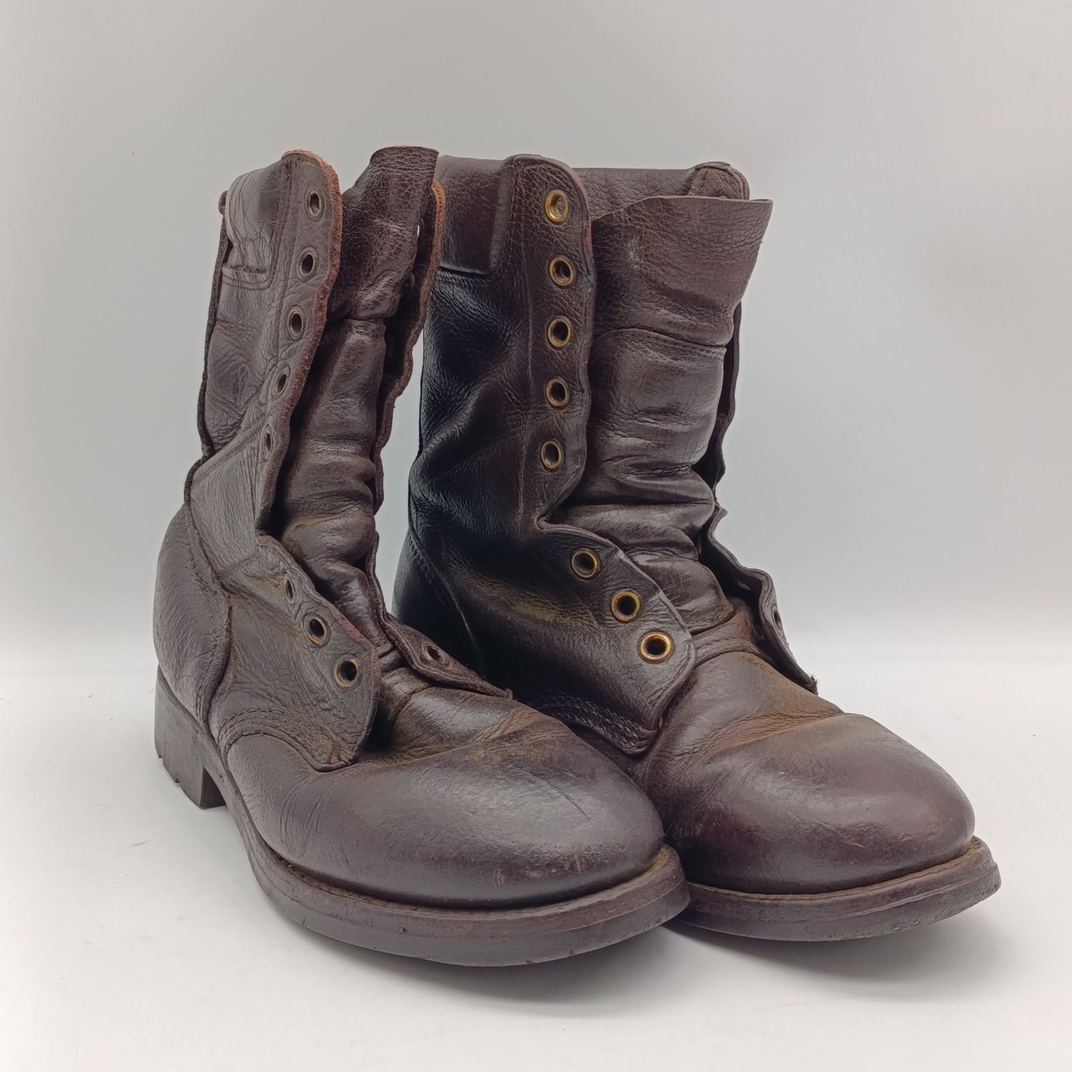 SADF Leather combat boots - UK size 5 - No laces
