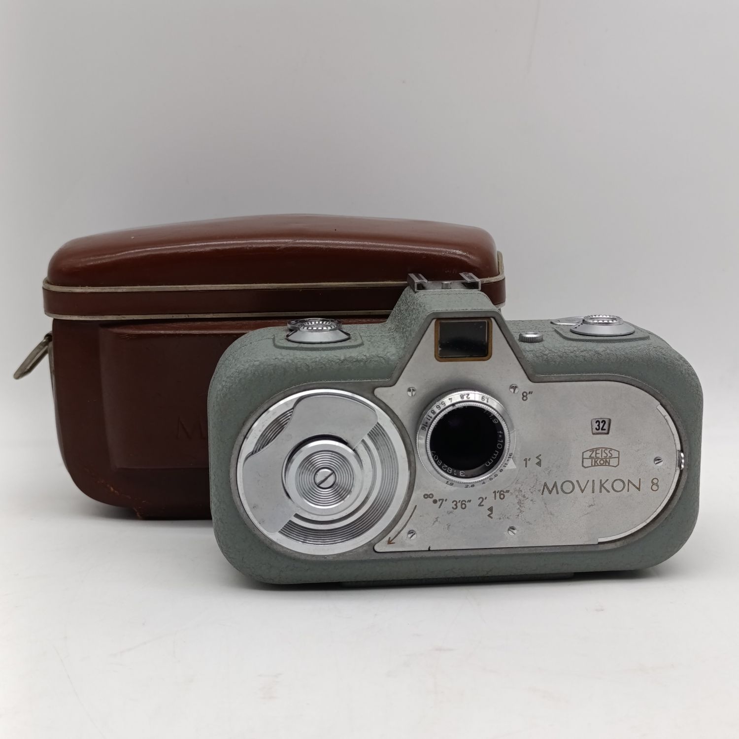 Vintage Zeiss Ikon Movikon 8 Movie camera in pouch