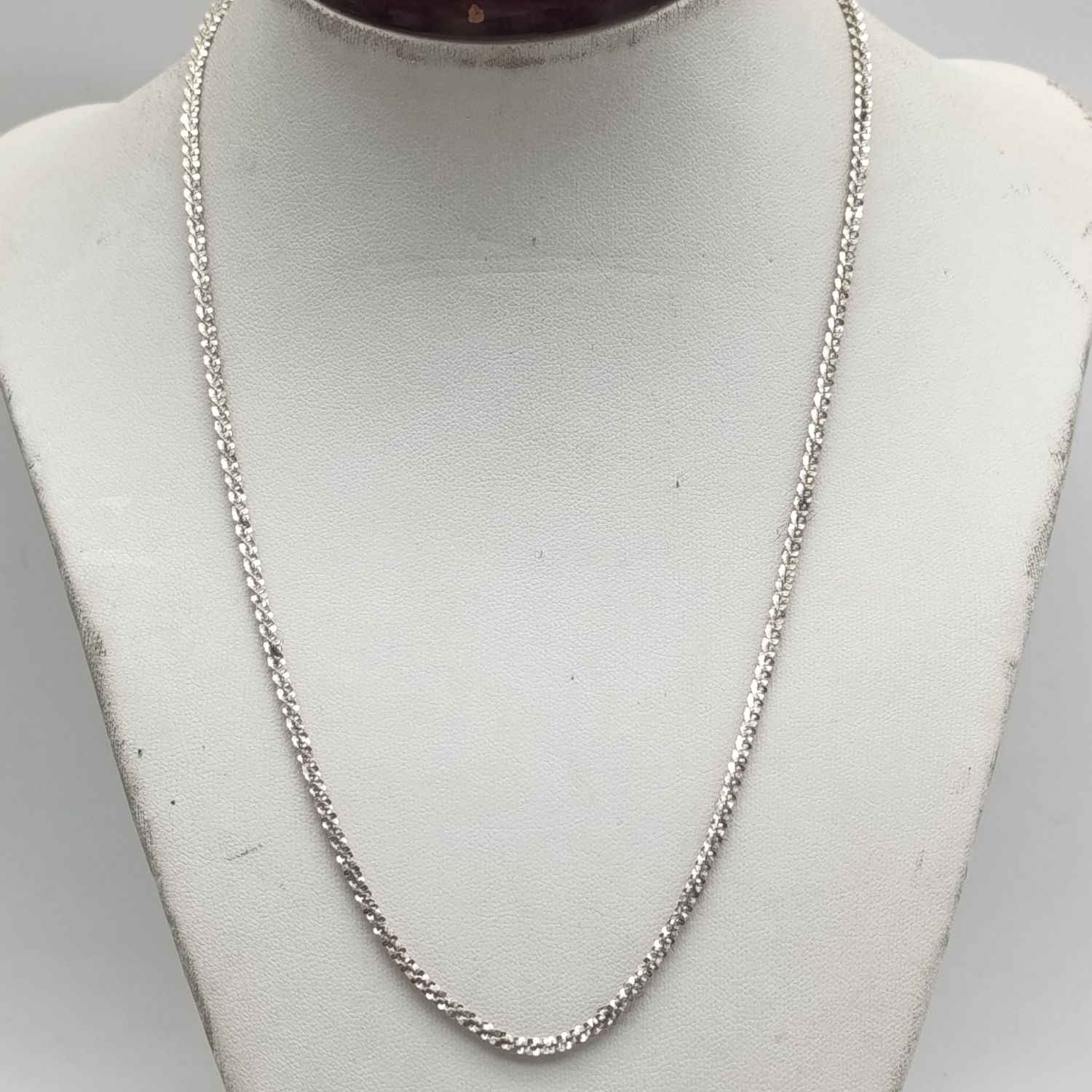 Beautiful sterling silver necklace - weighs 6.0g