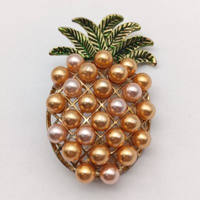 Vintage pineapple brooch excellent condition