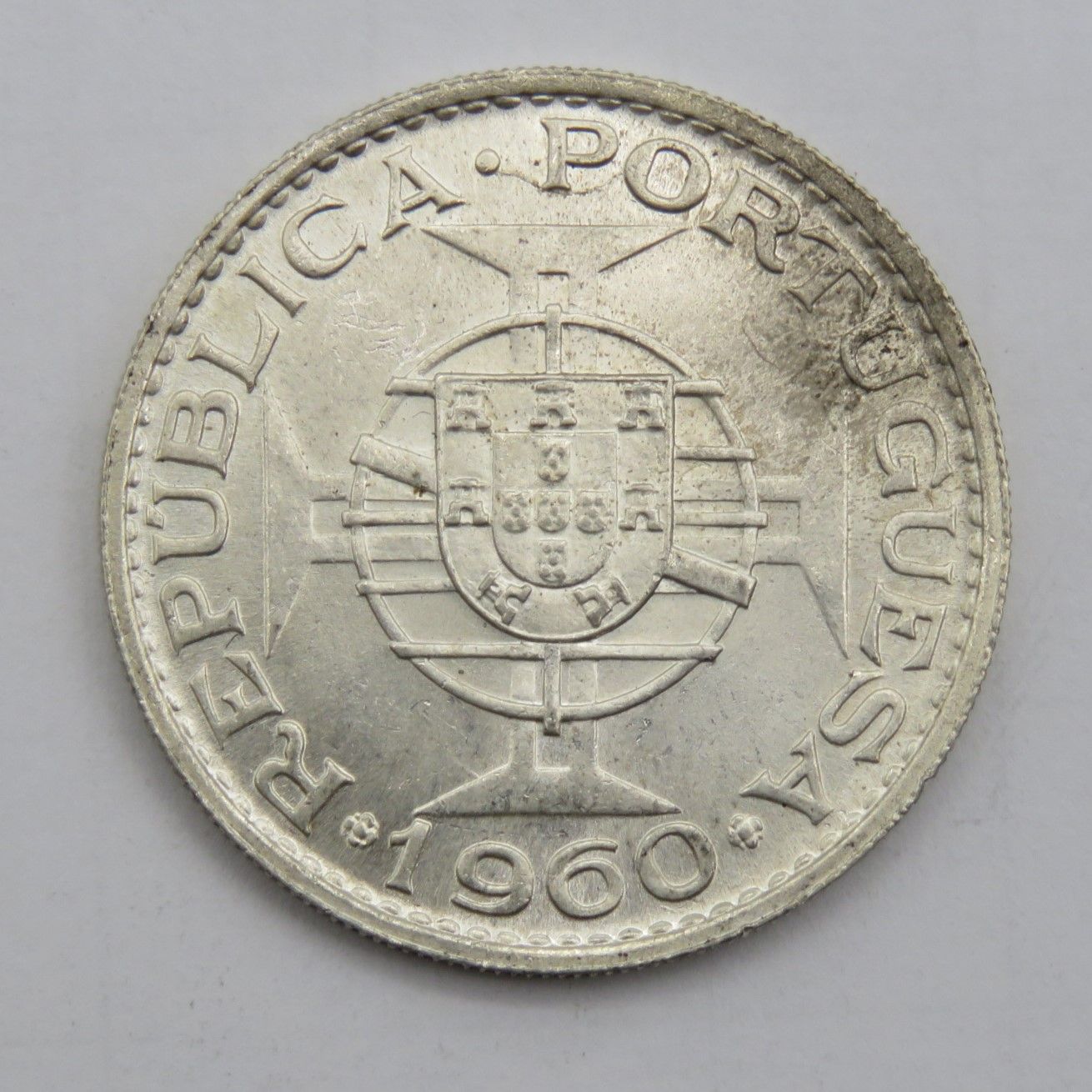 Mozambique 1960 Silver 20 Escudos - uncirculated