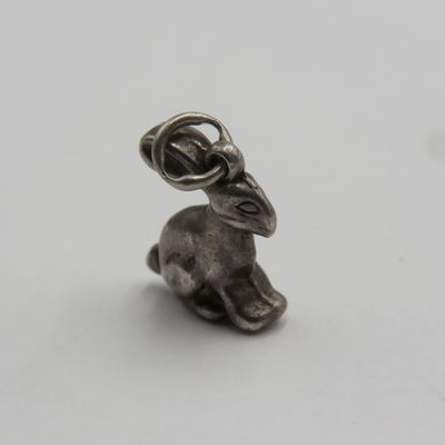 Vintage sterling silver bunny charm pendant - weighs 4,7g
