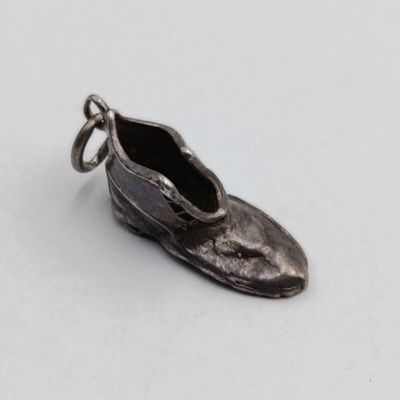 Vintage Sterling silver shoe charm pendant - weighs 3,1grams