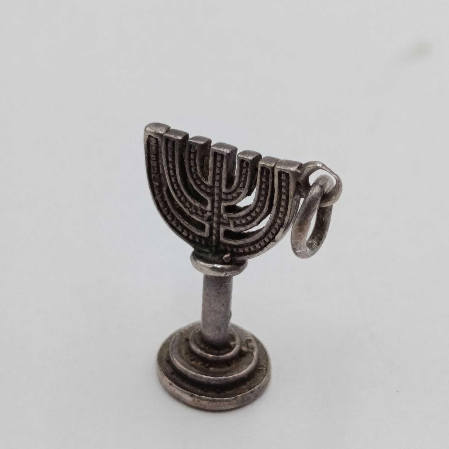 Vintage Sterling silver menorah charm pendant - weighs 3,0g