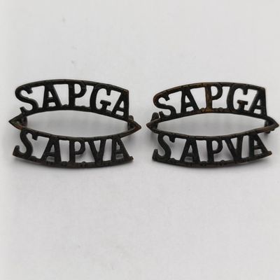 Pair of South African Permanent Garrison Artillery shoulder titles