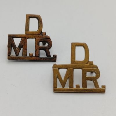 Pair of SA Army. Die Middelandse regiment shoulder titles