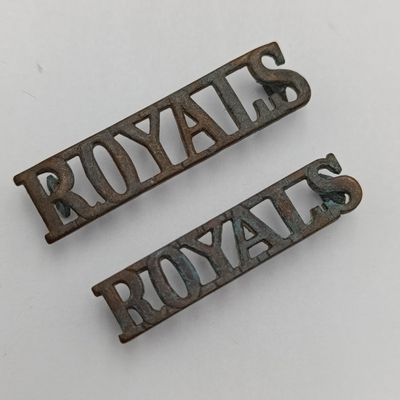Lot of 2 The Royal Regiment shoulder titles