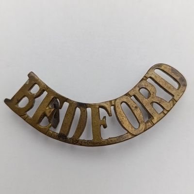 British Bedfordshire regiment shoulder title