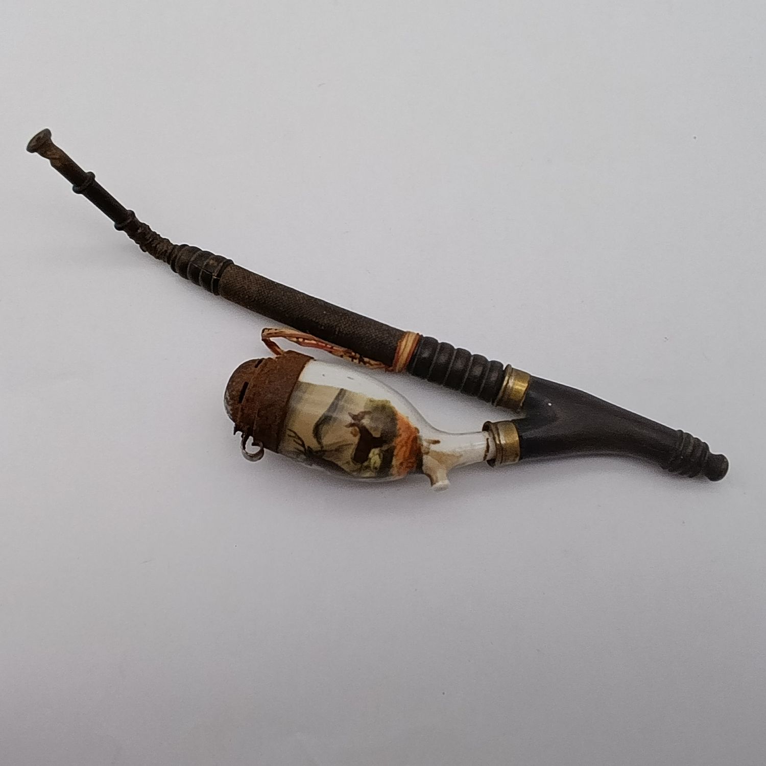 Antique German hunter&#39;s porcelain smoking pipe