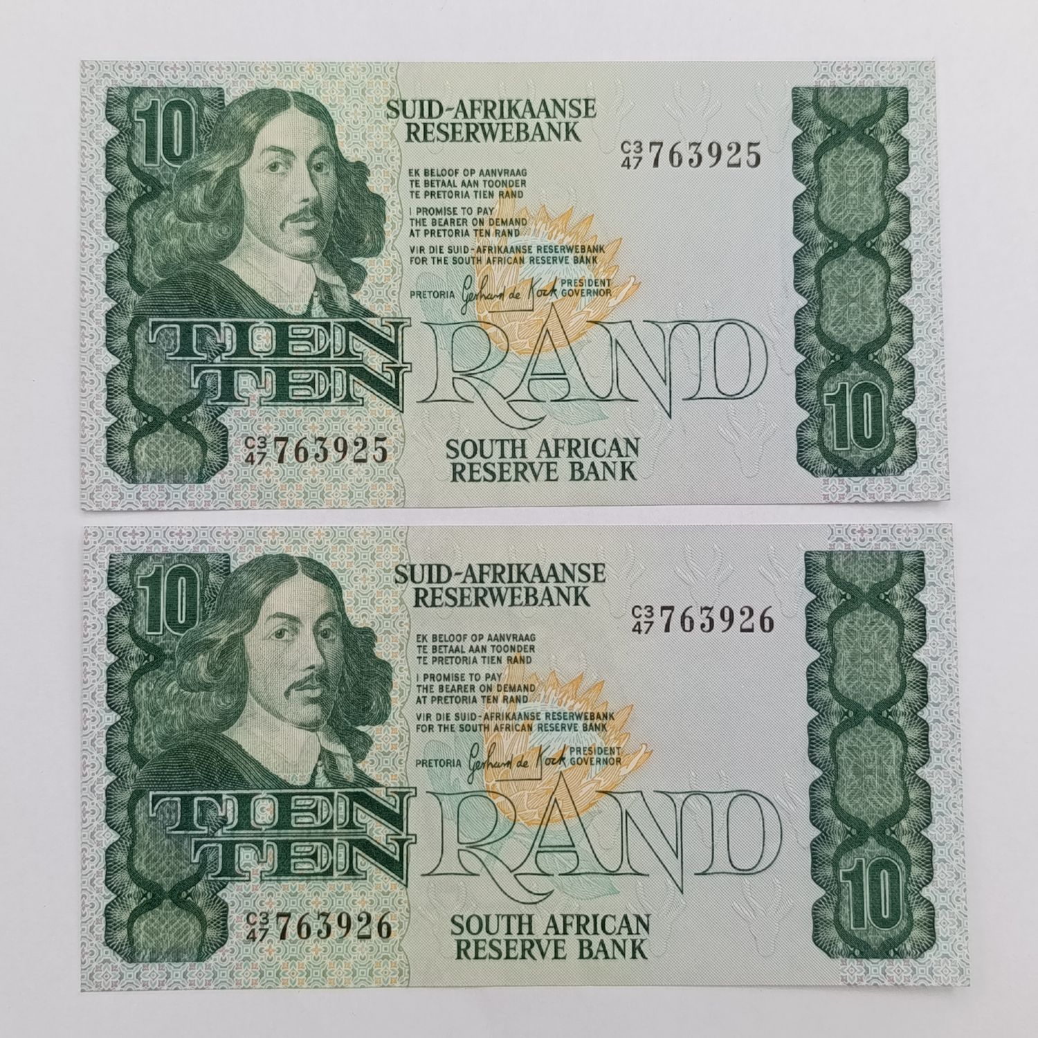 South Africa GPC de Kock First issue pair of R10 uncirculated banknotes with consecutive numbers