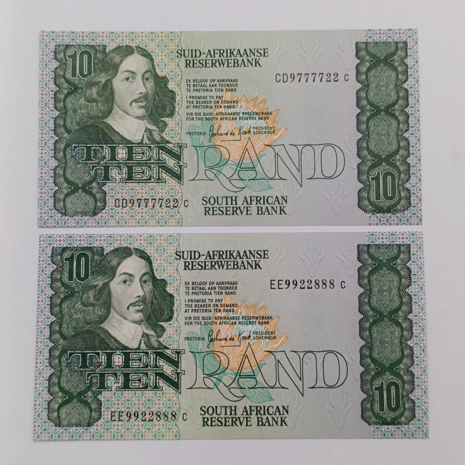South Africa GPC de Kock Pair of 3rd issue R10 banknotes with nice numbers