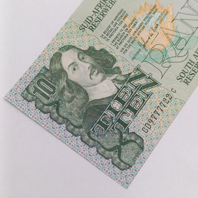 South Africa GPC de Kock Pair of 3rd issue R10 banknotes with nice numbers
