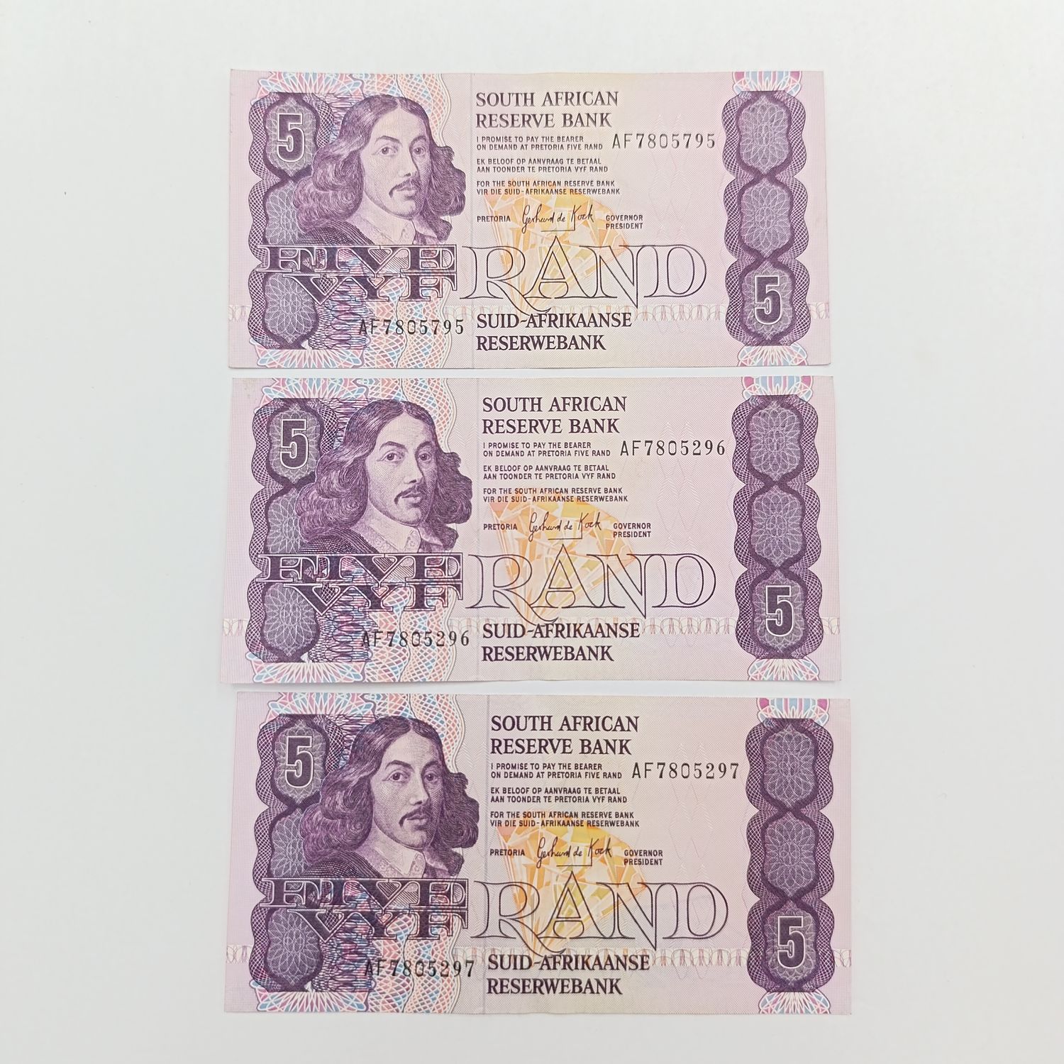 South Africa GPC de Kock 3rd issue lot of 3 consecutive uncirculated R5 banknotes