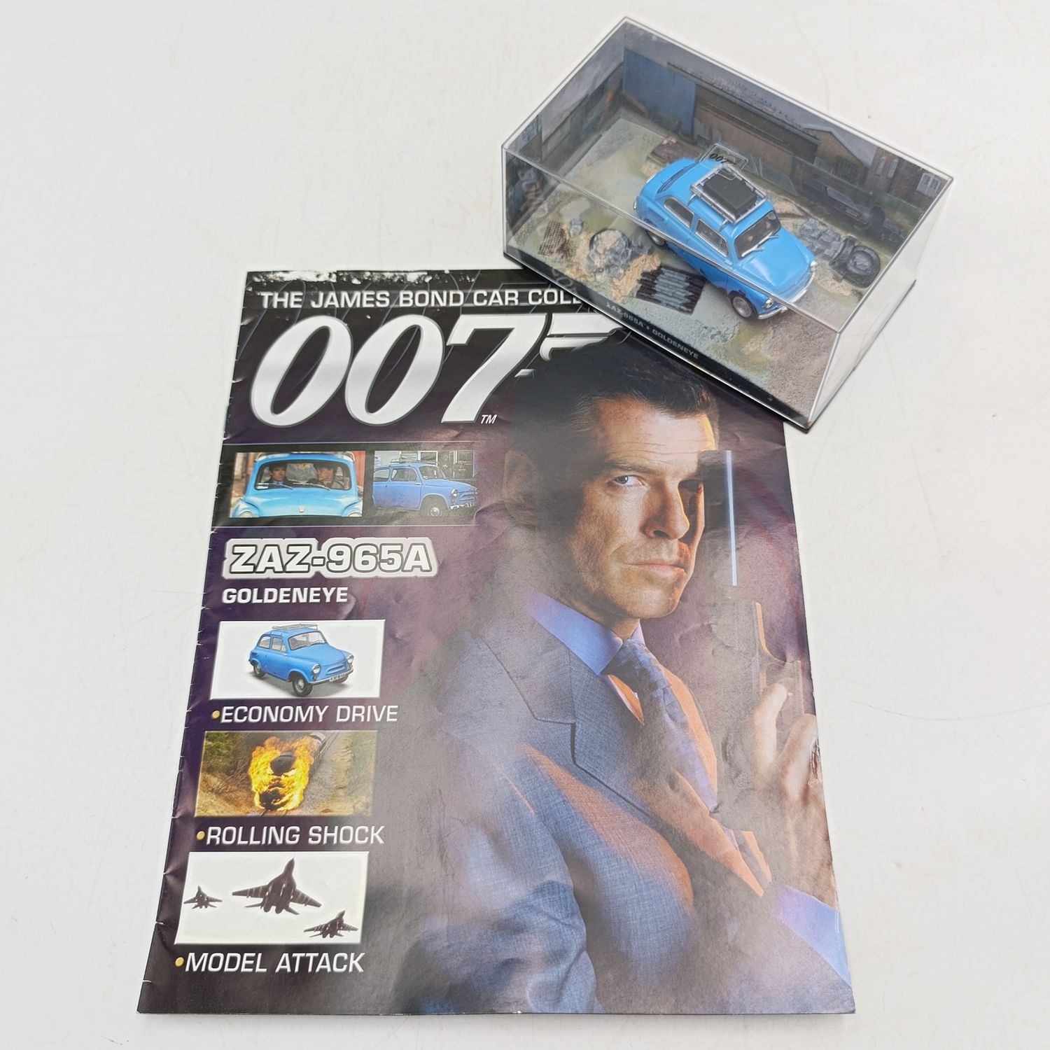 James Bond 007 ZAZ-965A model car with booklet - Goldeneye