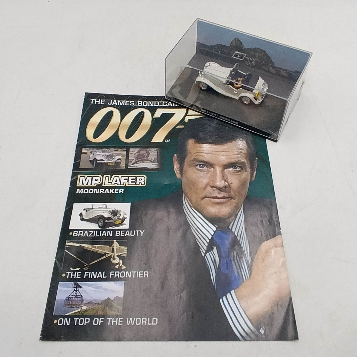 James Bond 007 MP Lafer model car with booklet - Moonraker - case cracked