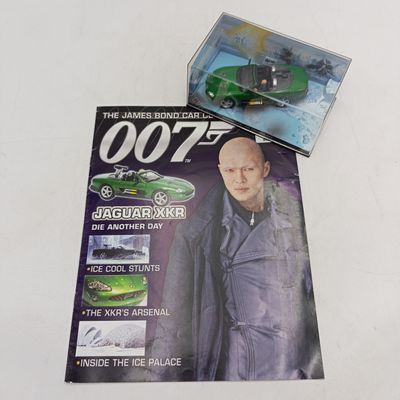 James Bond 007 Jaguar XKR model car with booklet - Die Another day