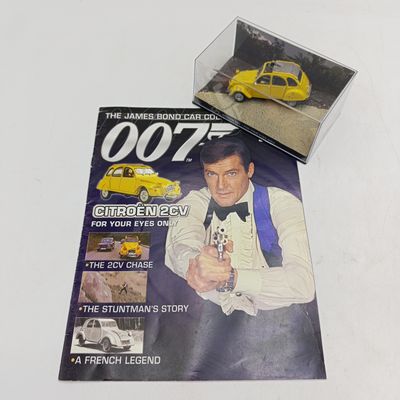 James Bond 007 Citroen 2CV model car with booklet - For your eyes only