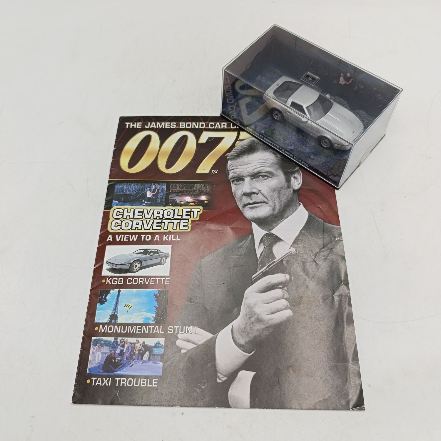 James Bond 007 Chevrolet Corvette model car with booklet - A view to a kill