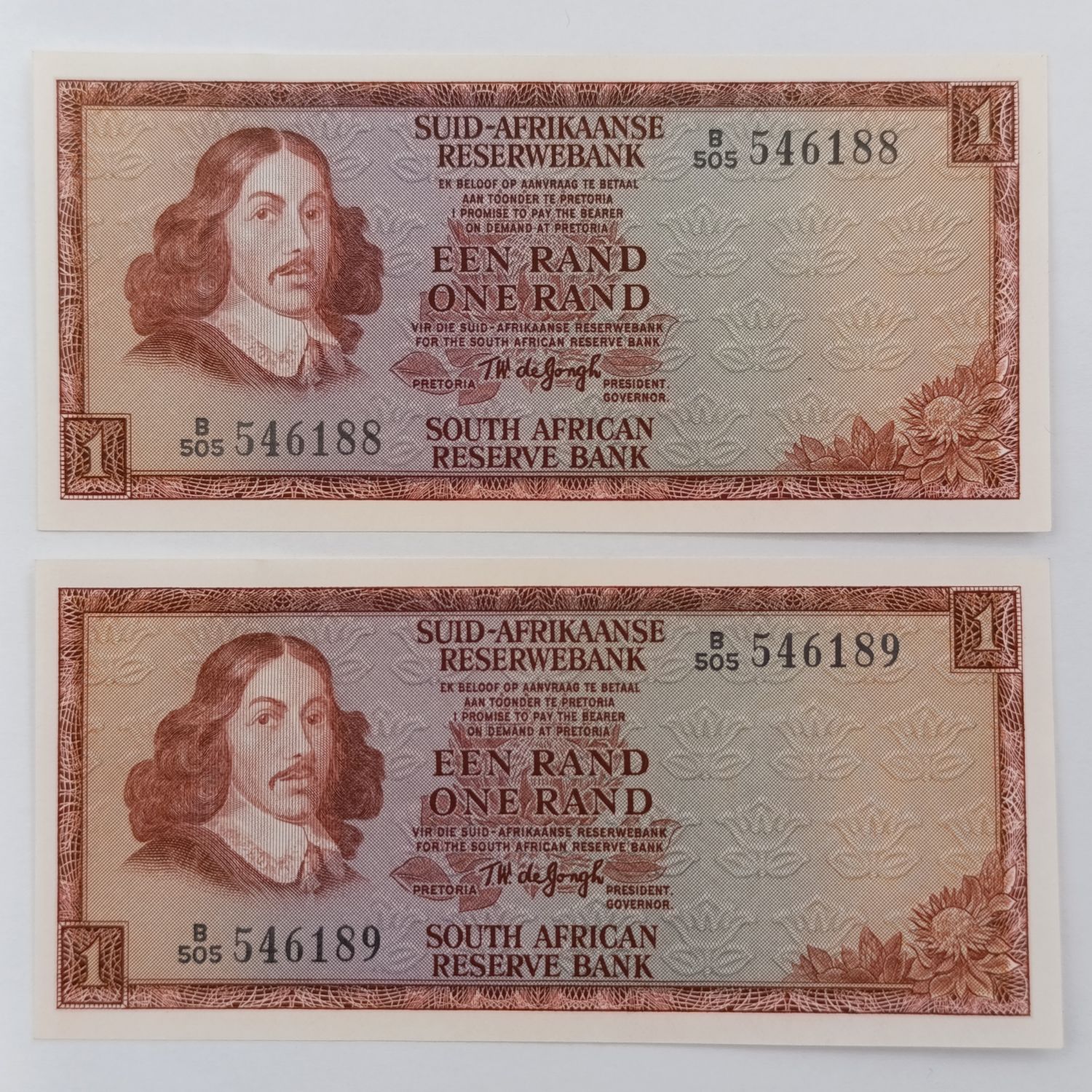 Pair of South African TW de Jongh 3rd issue uncirculated R1 banknotes with consecutive numbers
