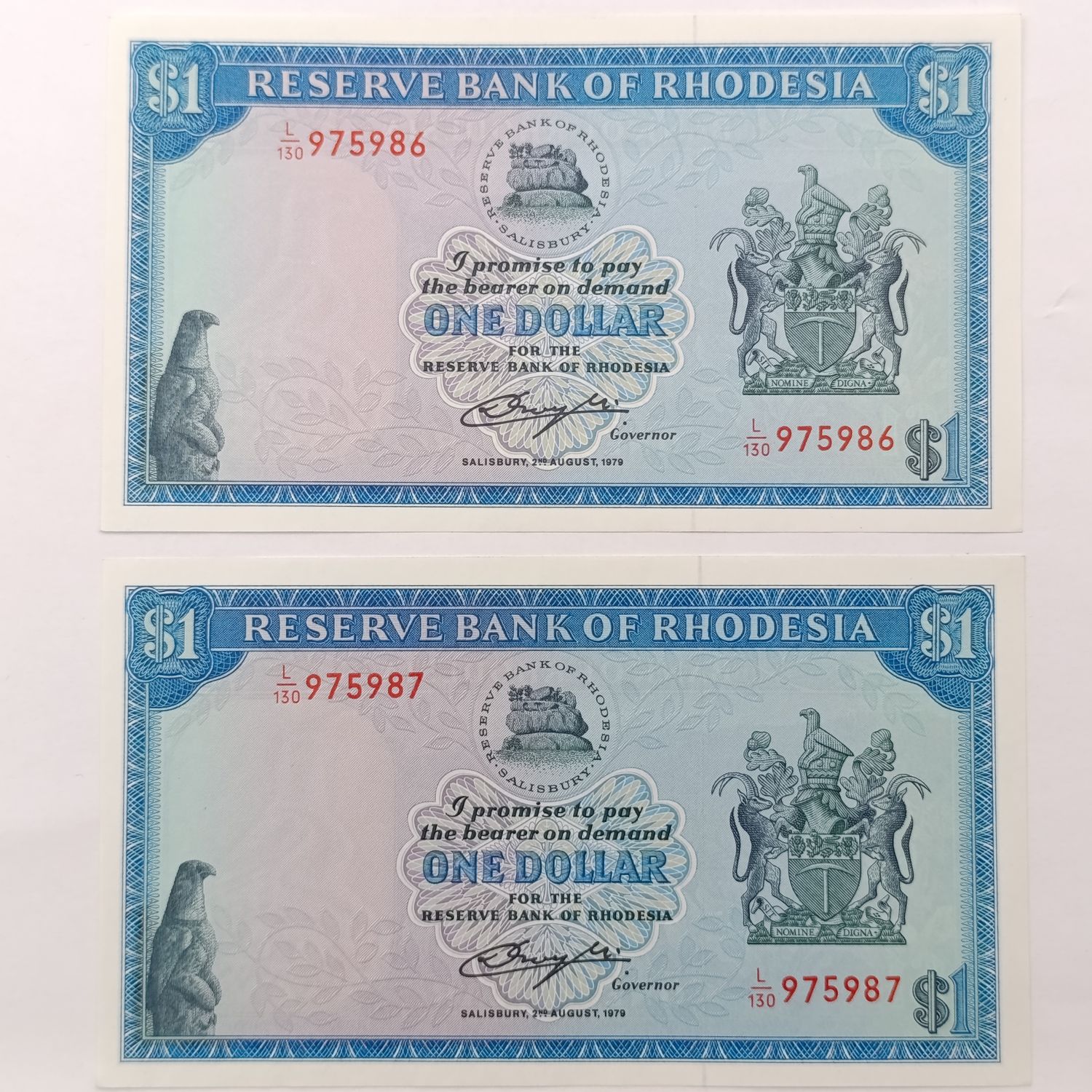 Pair of Rhodesian 1 Dollar banknotes with consecutive numbers - Salisbury 2 August 1979 - Bird watermark