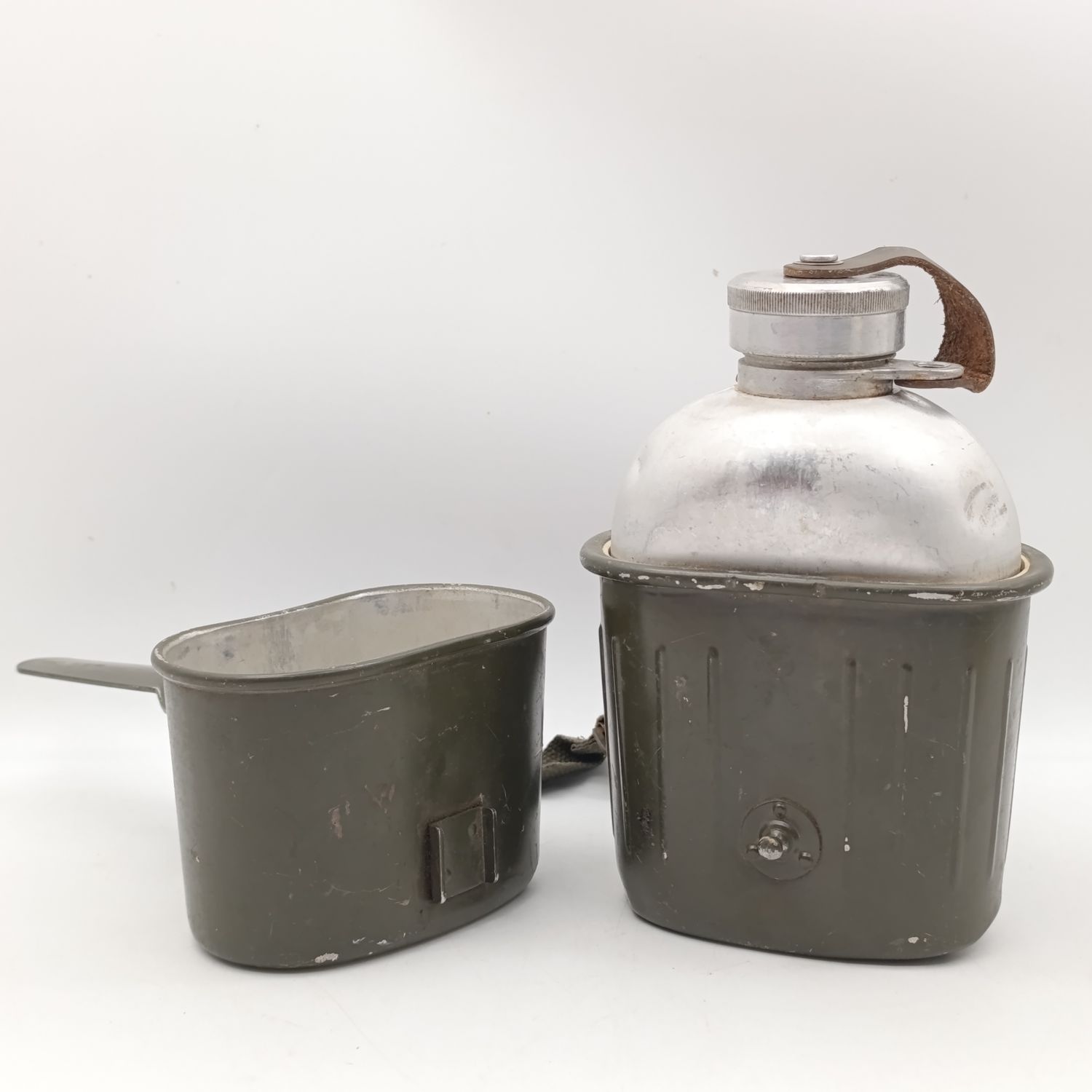 West German Pattern 59 water bottle canteen set