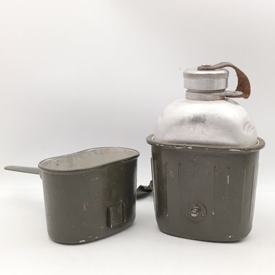 West German Pattern 59 water bottle canteen set