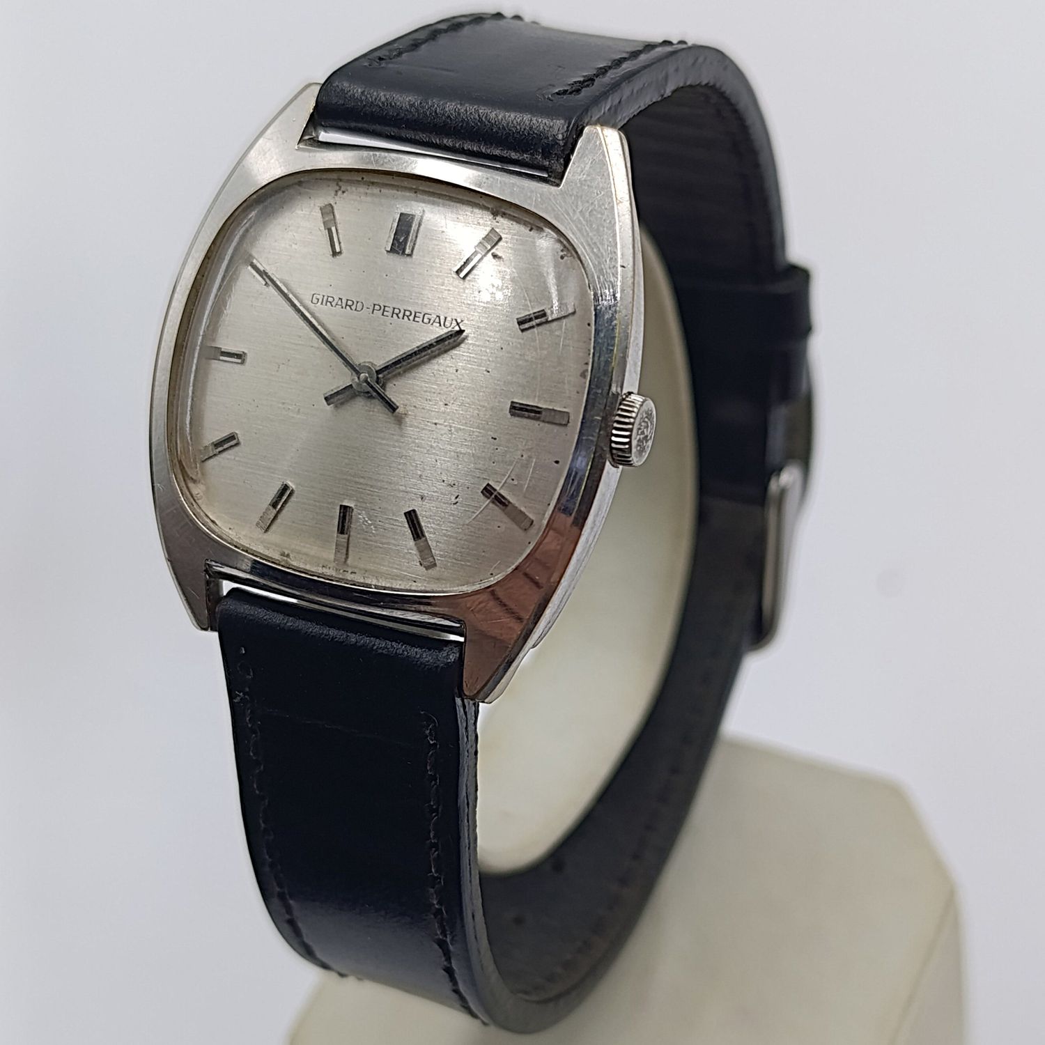 Vintage Girard - Perregaux Cushion manual wind mens watch - working