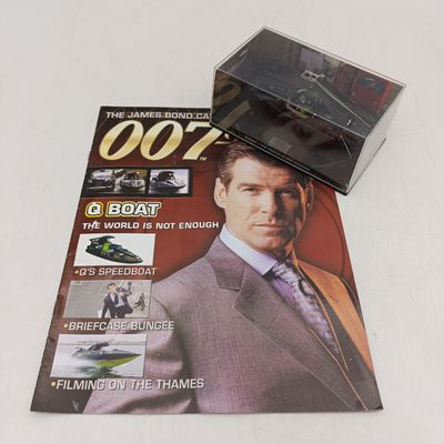James Bond 007 Q Boat model with booklet - The world is not enough - case cracked
