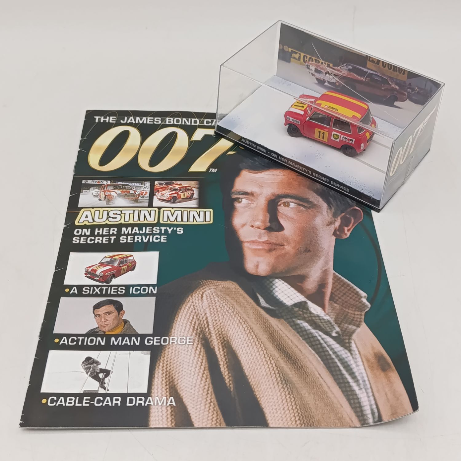 James Bond 007 Austin Mini model car with booklet - on her majesty's secret service - case cracked