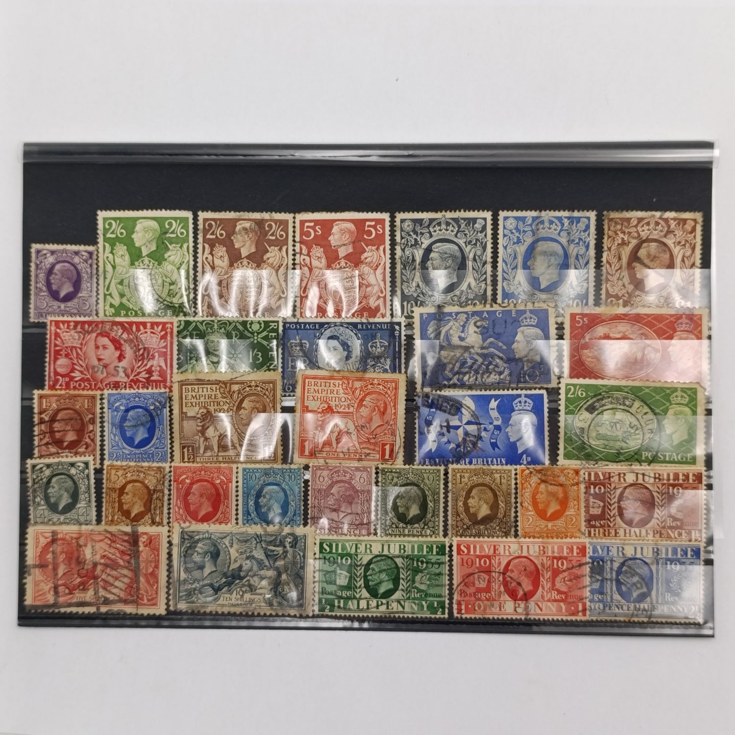 Lot of 32 Great Britain better stamps