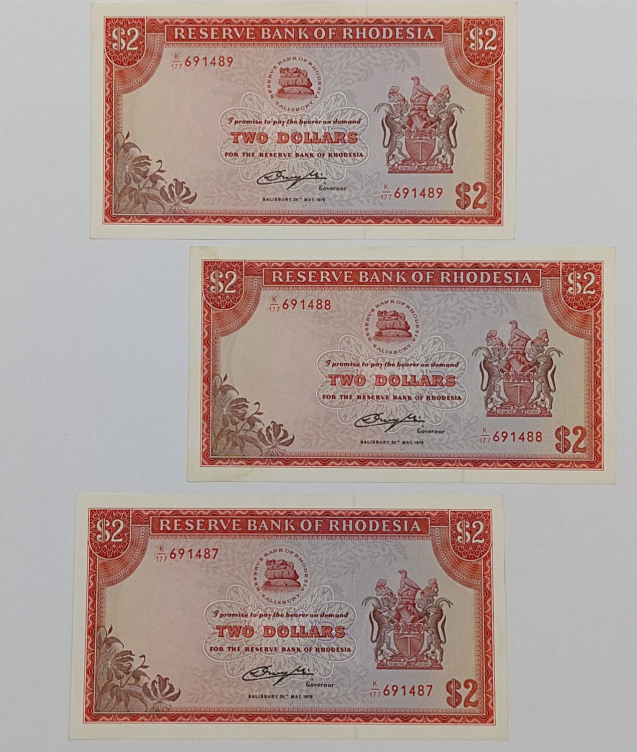 Rhodesia $2 banknotes 24 May 1979 - 3 uncirculated banknotes with consecutive numbers