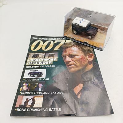 James Bond 007 Land Rover Defender model car - Quantum of Solace