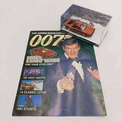 James Bond 007 Lotus Esprit Turbo model car with booklet - For your eyes only