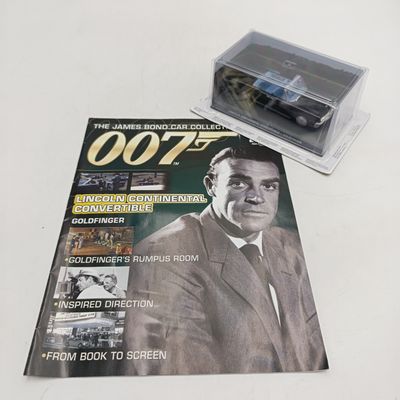 James Bond 007 Lincoln Continental Convertible model car with booklet - Goldfinger